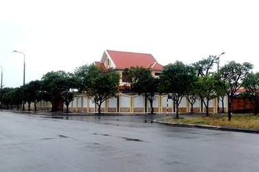 Truy tố 2 đối tượng trộm chim trong nhà Giám đốc Sở 30 tuổi