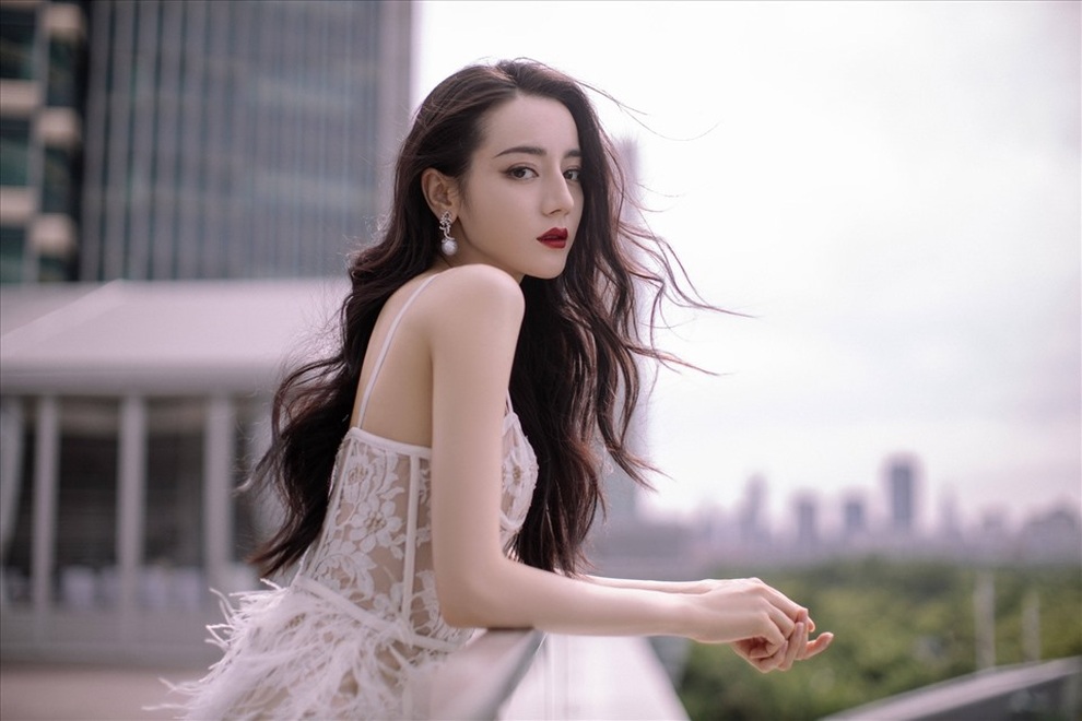 Mê mẩn trước vẻ ngoài diễm lệ của Địch Lệ Nhiệt Ba - 13 Mê mẩn trước vẻ ngoài diễm lệ của Địch Lệ Nhiệt Ba - 13