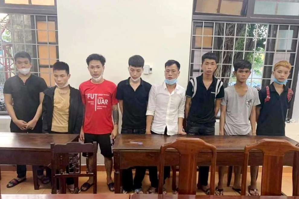 8 đối tượng bắt cóc, đánh đập một thanh niên, đòi người nhà nộp tiền chuộc - 1 8 đối tượng bắt cóc, đánh đập một thanh niên, đòi người nhà nộp tiền chuộc - 1