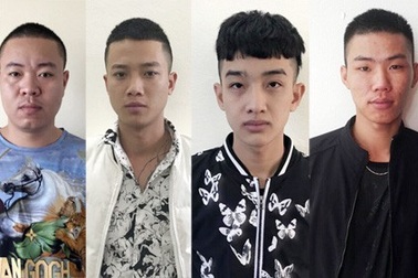 Ném xăng và chất bẩn khủng bố tinh thần con nợ, 4 "nhân viên tài chính" sa lưới