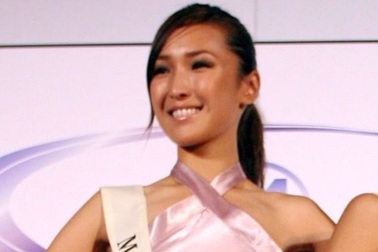 Cựu thí sinh Hoa hậu Thế giới hầu tòa vì đánh chồng