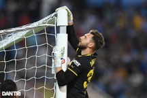 Sự cố hy hữu trận tuyển Việt Nam - Dortmund: Khung thành vừa mua mới