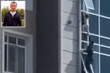 Thót tim cảnh người hùng cứu em bé treo mình từ cửa sổ tầng 8 tòa chung cư