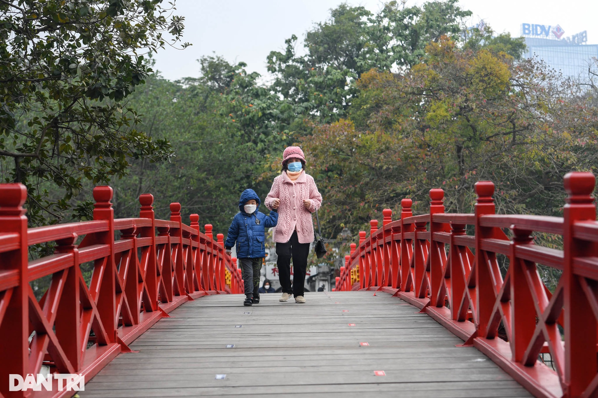 Người dân phấn khởi đi lễ ngày đầu di tích, danh thắng ở Hà Nội mở cửa lại - 5 Người dân phấn khởi đi lễ ngày đầu di tích, danh thắng ở Hà Nội mở cửa lại - 5