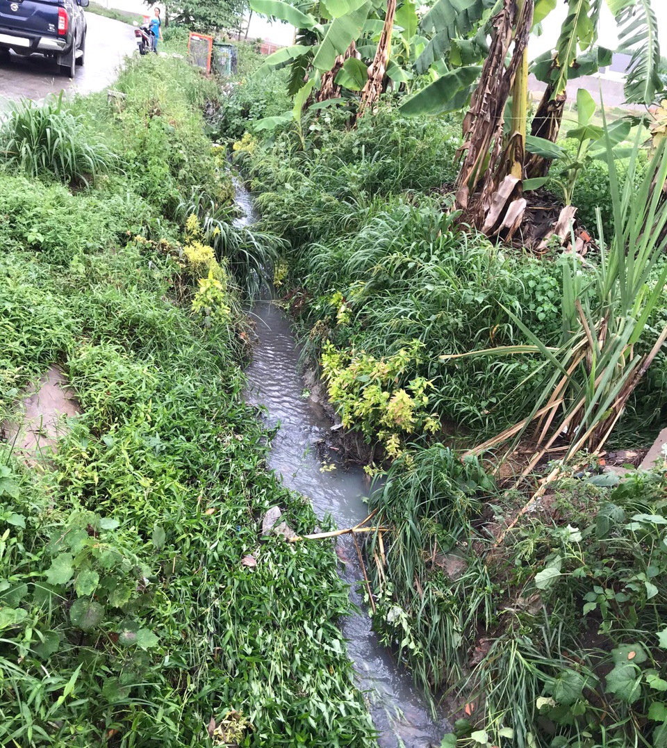 Lọt xuống cống khi tắm mưa, một bé trai tử vong thương tâm - 1 Lọt xuống cống khi tắm mưa, một bé trai tử vong thương tâm - 1