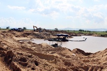 Phú Yên: Doanh nghiệp khai thác cát "thách thức" quyết định của chính quyền?