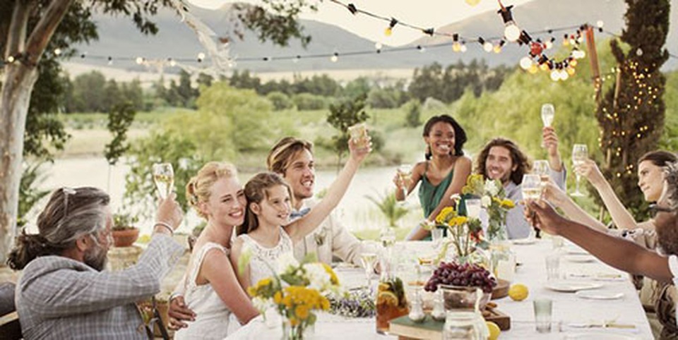 “Đám cưới sân sau” - cứu tinh cho ngành dịch vụ hôn lễ Mỹ - 1 “Đám cưới sân sau” - cứu tinh cho ngành dịch vụ hôn lễ Mỹ - 1