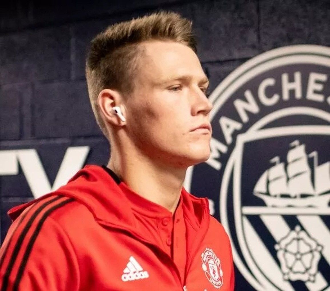 HLV Ralf Rangnick thừa nhận chỉ hai cầu thủ xứng đáng khoác áo Man Utd - 1 HLV Ralf Rangnick thừa nhận chỉ hai cầu thủ xứng đáng khoác áo Man Utd - 1