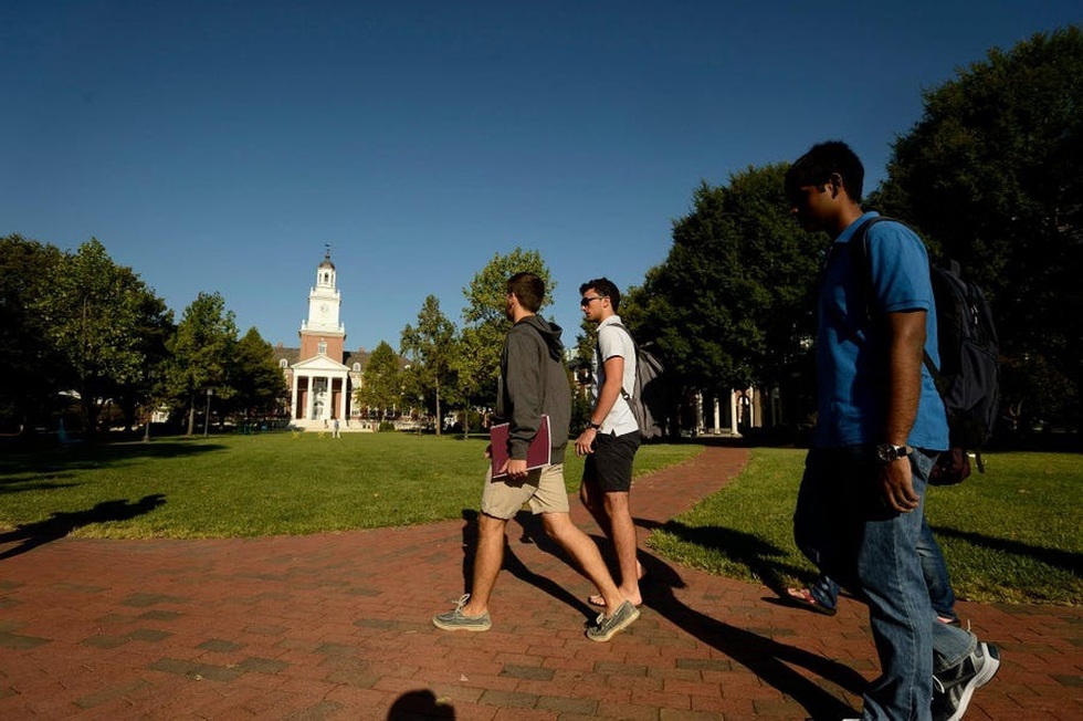 Đại học Harvard và các trường danh tiếng của Mỹ đang lao đao thế nào? - 4