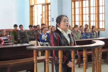 Xử phúc thẩm bị cáo trả nợ bạn thân bằng... dao