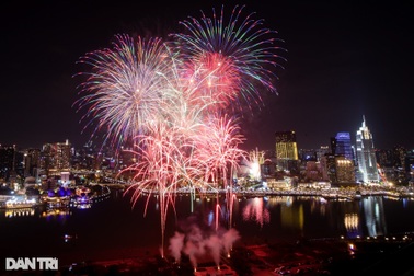 TPHCM lên kế hoạch bắn pháo hoa giao thừa với 11 điểm tầm cao, tầm thấp