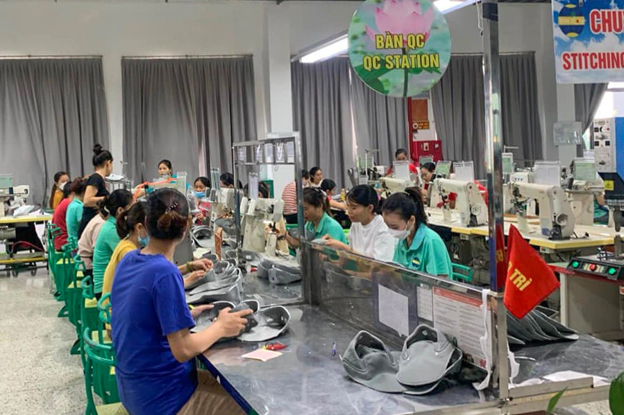 5.000 εργαζόμενοι σταμάτησαν να εργάζονται: Αυξημένα επιδόματα σίτισης, μπόνους παραγωγής - 3 5.000 công nhân ngừng việc: Tăng tiền ăn, mức thưởng sản lượng - 3