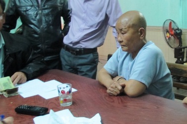 Giả dạng nhà sư đi xin tiền