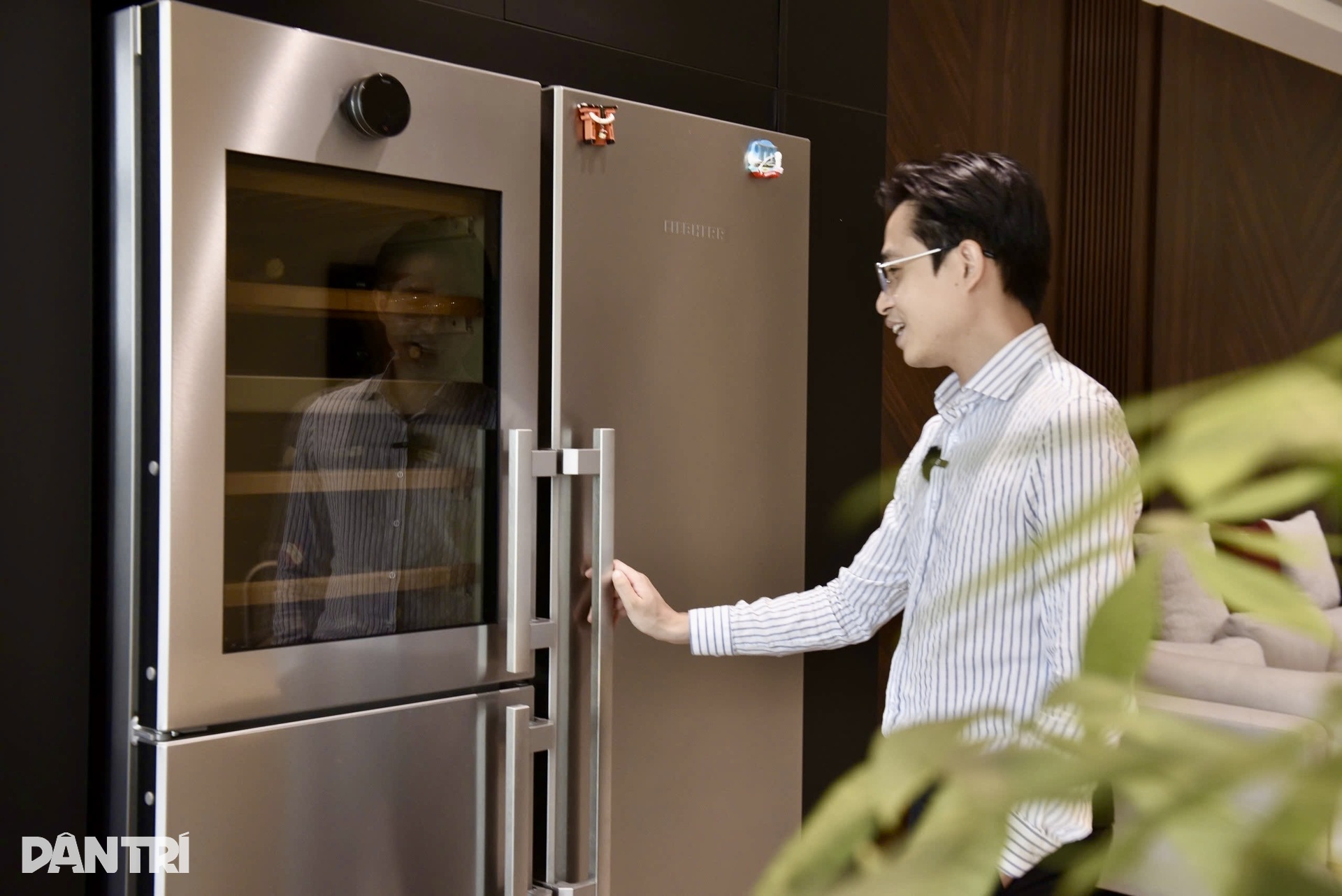 Căn bếp công nghệ của anh chồng ngoan, đến giá bát cũng thông minh - 5 Căn bếp công nghệ của anh chồng ngoan, đến giá bát cũng thông minh - 5