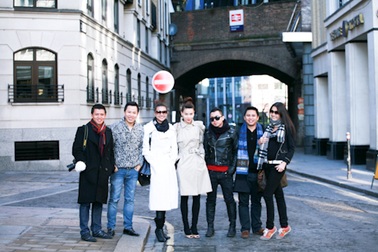 Nhan sắc Việt rạng ngời giữa trời Âu