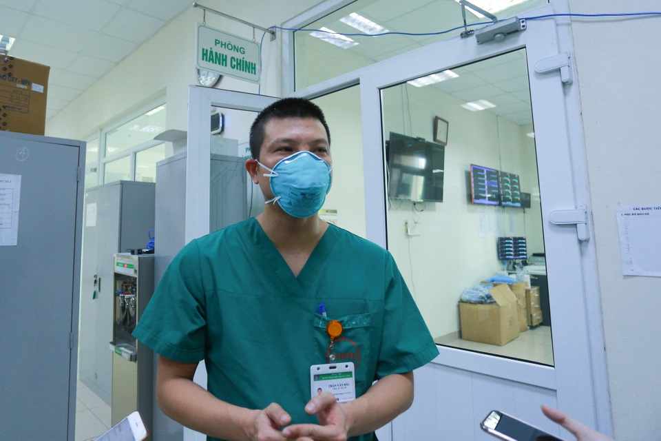 Robot và thiết bị hiện đại sẵn sàng đón 120 ca Covid-19 từ Ghi-nê Xích Đạo - 11 Robot và thiết bị hiện đại sẵn sàng đón 120 ca Covid-19 từ Ghi-nê Xích Đạo - 11