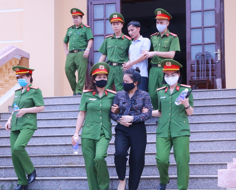Cựu hiệu trưởng: “Vụ nâng điểm vỡ lở, tôi bị phụ huynh mắng... xơi xơi!” - 3 Cựu hiệu trưởng: “Vụ nâng điểm vỡ lở, tôi bị phụ huynh mắng... xơi xơi!” - 3