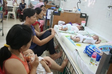 Xây dựng bệnh viện vệ tinh, “đói” cả vốn lẫn nhân lực