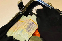 Thêm một khách đãng trí bỏ quên 1 tỷ đồng ở sân bay