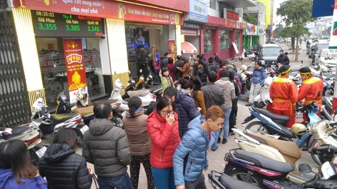 Nhu cầu mua vàng trong ngày Vía Thần Tài tăng mạnh