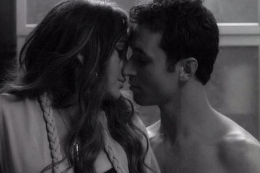 Bấn loạn vì ảnh “nóng” trong quá khứ