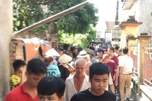 Nghi án bố chủ tịch xã bị hàng xóm chém tử vong