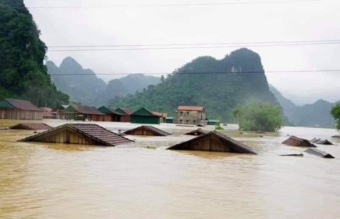 Quảng Bình, Hà Tĩnh: Lũ trên các sông tiếp tục dâng cao nhất trong lịch sử gần 40 năm qua - Ảnh 3.