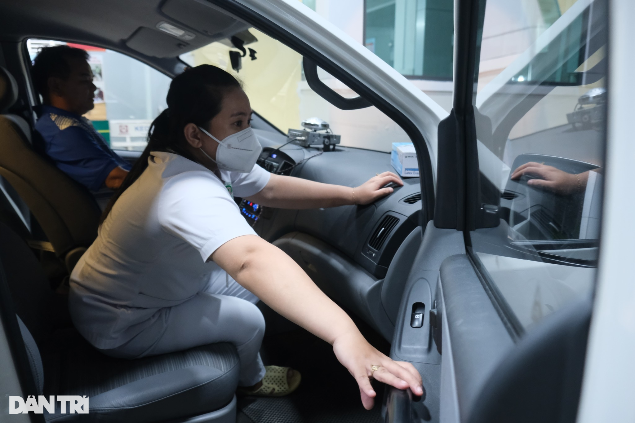 Bác sĩ ở TPHCM tự ý làm ngoài bị kỷ luật: Có tạo nên làn sóng nghỉ việc? - 1 Bác sĩ ở TPHCM tự ý làm ngoài bị kỷ luật: Có tạo nên làn sóng nghỉ việc? - 1