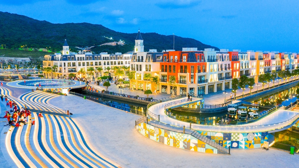 Nhà phố MerryLand Quy Nhơn theo mô hình bất động sản vừa lưu trú vừa kinh doanh - 1 Nhà phố MerryLand Quy Nhơn theo mô hình bất động sản vừa lưu trú vừa kinh doanh - 1