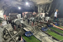 Cảnh sát bí mật đột kích, bắt quả tang 60 người khai thác vàng trái phép