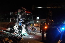 3 xe khách tông nhau, 3 người chết, 17 người bị thương