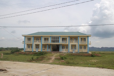 Huyện miền núi xây trường tiền tỷ rồi… bỏ không