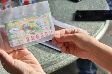 Chủ tờ vé số 2 tỷ đồng bị từ chối trả thưởng, thay đổi địa chỉ nộp đơn kiện