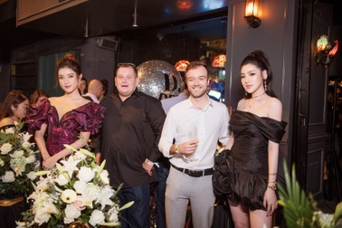 Doãn Quốc Đam, Huỳnh Anh cùng các nàng hậu dự đêm tiệc "Defi for you"