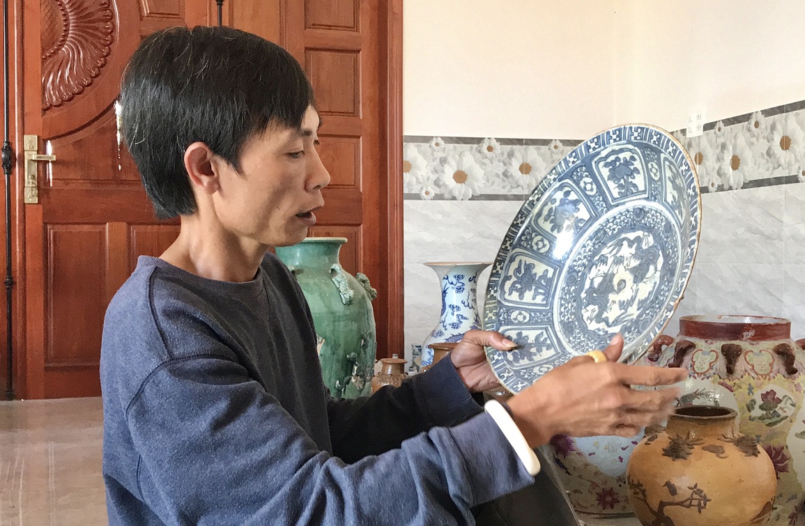 Người đàn ông Gia Lai sở hữu kho báu với hơn 18 nghìn cổ vật quý giá - 3 Người đàn ông Gia Lai sở hữu kho báu với hơn 18 nghìn cổ vật quý giá - 3
