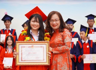 Khoảnh khắc trong veo tuổi 15, học sinh lớp 9 chào đón bước ngoặt mới - 1
