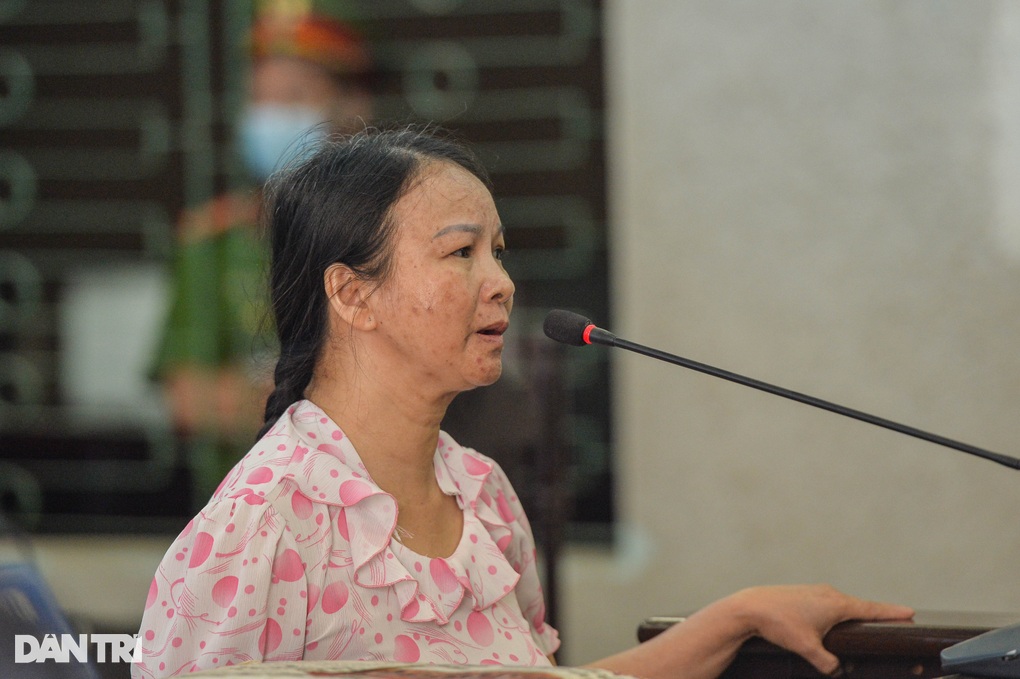 Xét xử mẹ nữ sinh giao gà: Một bị cáo bất ngờ muốn nói sự thật - 1 Xét xử mẹ nữ sinh giao gà: Một bị cáo bất ngờ muốn nói sự thật - 1