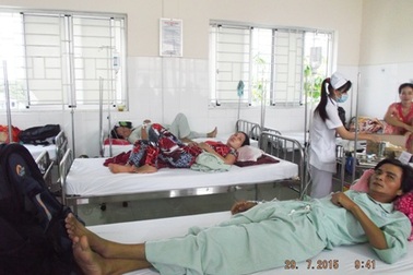 Vụ ngộ độc sau ăn bánh mì: Thức ăn không có nguồn gốc rõ ràng