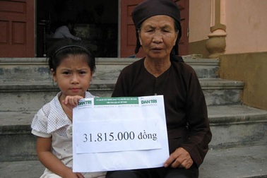 Niềm vui đến với bé thơ “bố không có, mẹ không còn”