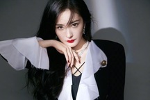 Dương Mịch bị chỉ trích vô tâm vì một năm không gặp con gái