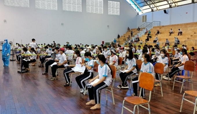 Tổ chức tiêm vaccine cho học sinh tại TP. Phan Thiết. Ảnh: Đoàn Sĩ/VOV