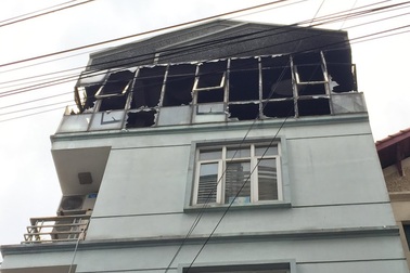 Hà Nội: Cháy trường mầm non, cả khu phố náo loạn