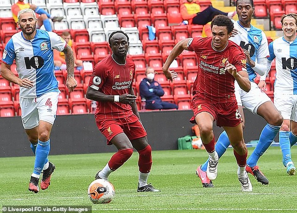 Thắng Blackburn 6-0, Liverpool sẵn sàng giành chức vô địch Premier League - 7 Thắng Blackburn 6-0, Liverpool sẵn sàng giành chức vô địch Premier League - 7