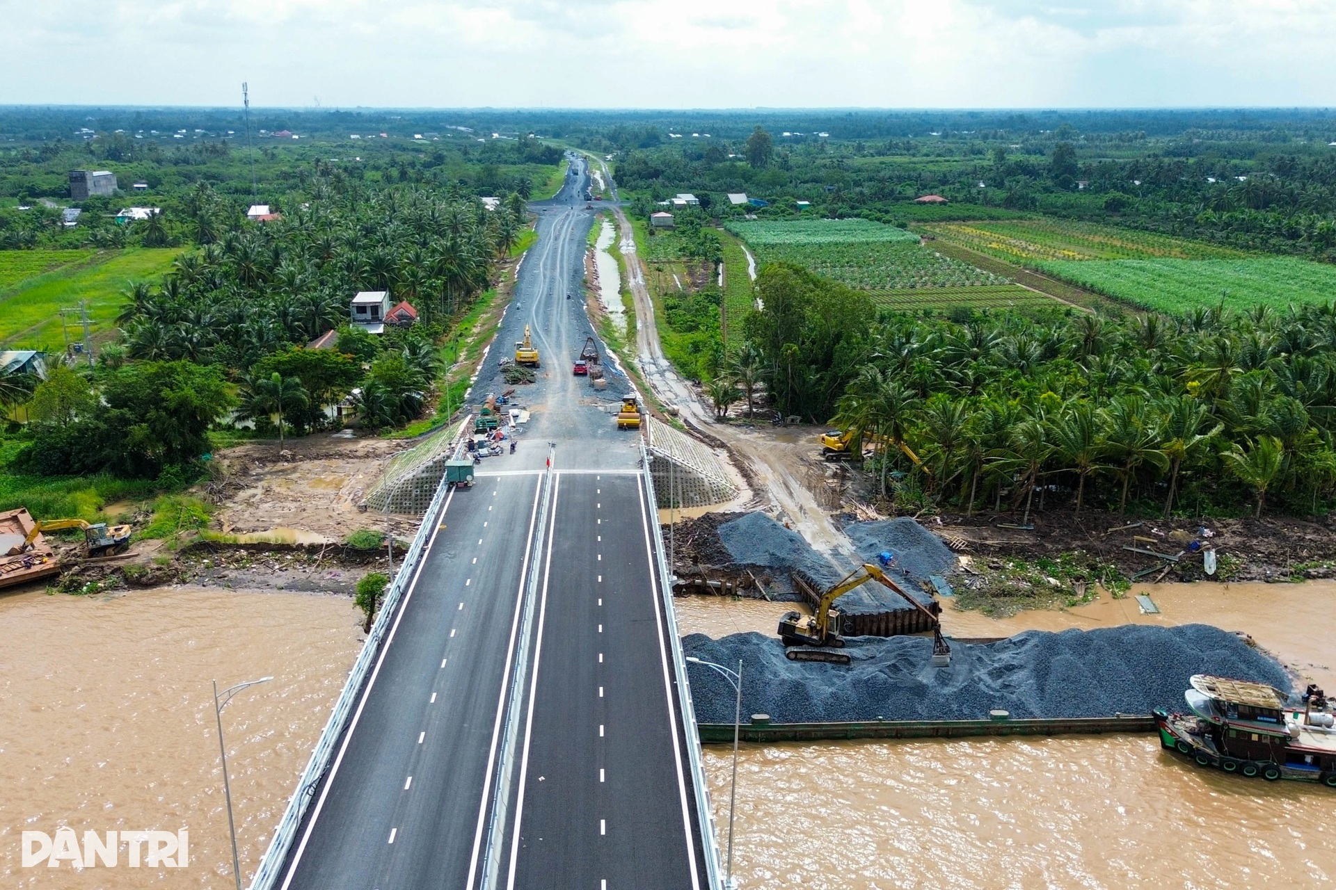 Cầu vượt sông Hậu nối Cần Thơ - Vĩnh Long chính thức thông xe tạm - 10 Cầu vượt sông Hậu nối Cần Thơ - Vĩnh Long chính thức thông xe tạm - 10