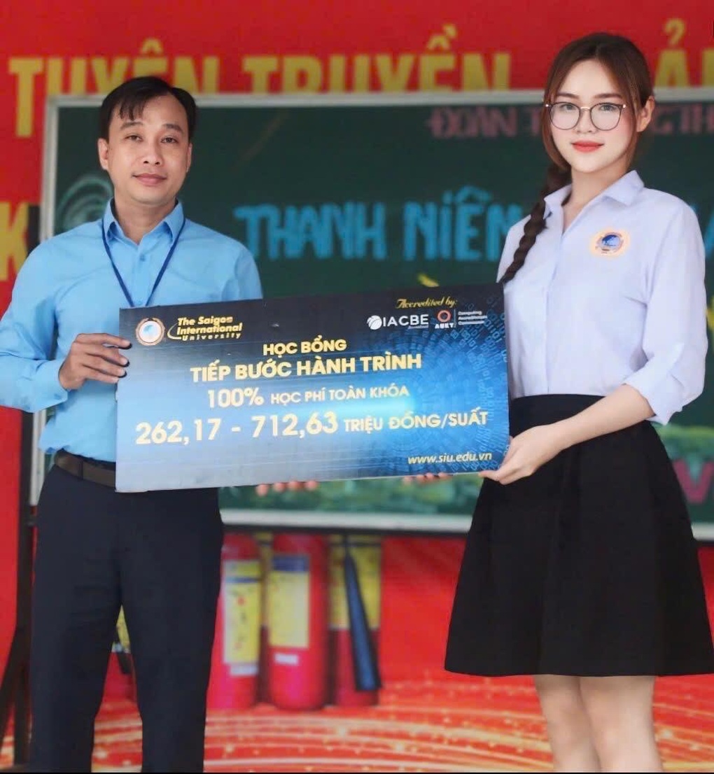 SIU chắp cánh ước mơ tri thức với học bổng Tiếp bước hành trình - 1 SIU chắp cánh ước mơ tri thức với học bổng Tiếp bước hành trình - 1