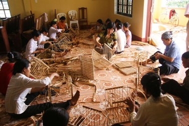 Thoát nghèo nhờ... bẹ chuối khô