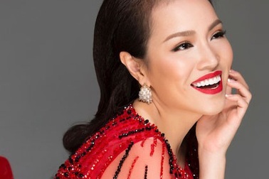 “Nữ hoàng phòng trà” kể về việc làm mẹ đơn thân, mất giọng hát