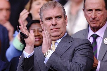 Hoàng tử Anh Andrew từ chức vì dính bê bối