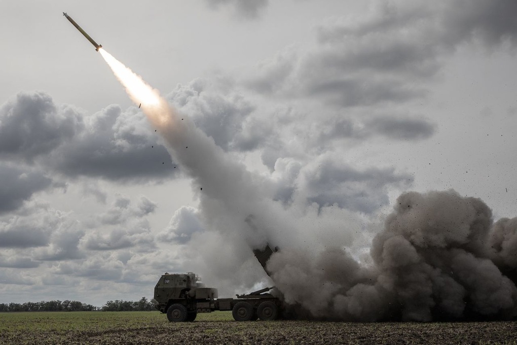 Ukraine dùng HIMARS tập kích lò luyện phi công UAV của Nga, 6 người chết - 1 Ukraine dùng HIMARS tập kích lò luyện phi công UAV của Nga, 6 người chết - 1