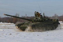 Có T-90 siêu mạnh, Nga vẫn cần tới T-72